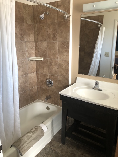 Two Queen Bed Deluxe Patio with Kitchen Photo 4